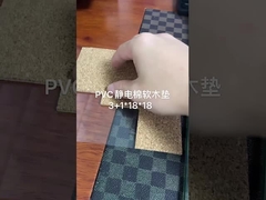 固執性のあるコルクパッドで家具の表面を保護する 自然 1/8 インチ厚さ