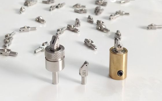 水晶ダイヤモンド ガラスのカッター ヘッドの硬度押しのナイフのカッターのシャープ