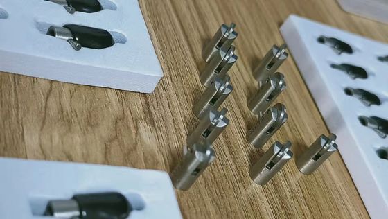 水晶ダイヤモンド ガラスのカッター ヘッドの硬度押しのナイフのカッターのシャープ