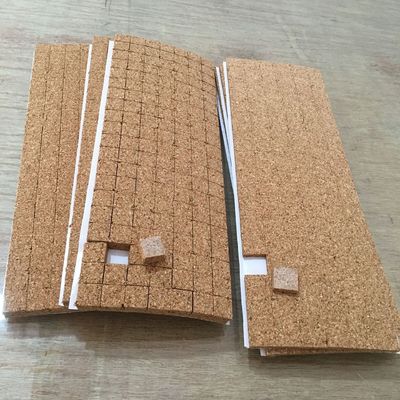 多用途のセルフアデシブコルクパッド あなたの要求のためのアデシブ